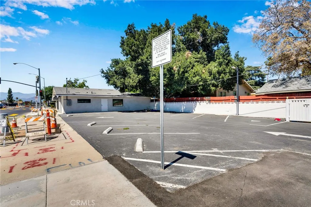 1192 N Garey, Pomona, California 91767 — photo 4