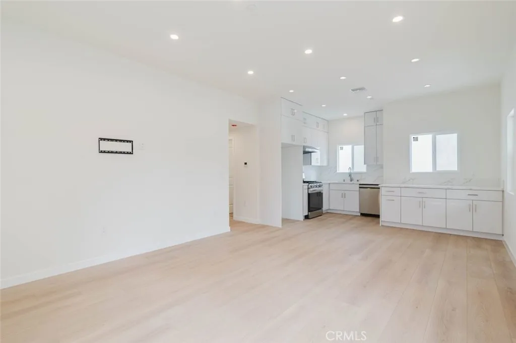 1167 Raymond Avenue, Glendale, California 91201 — photo 4