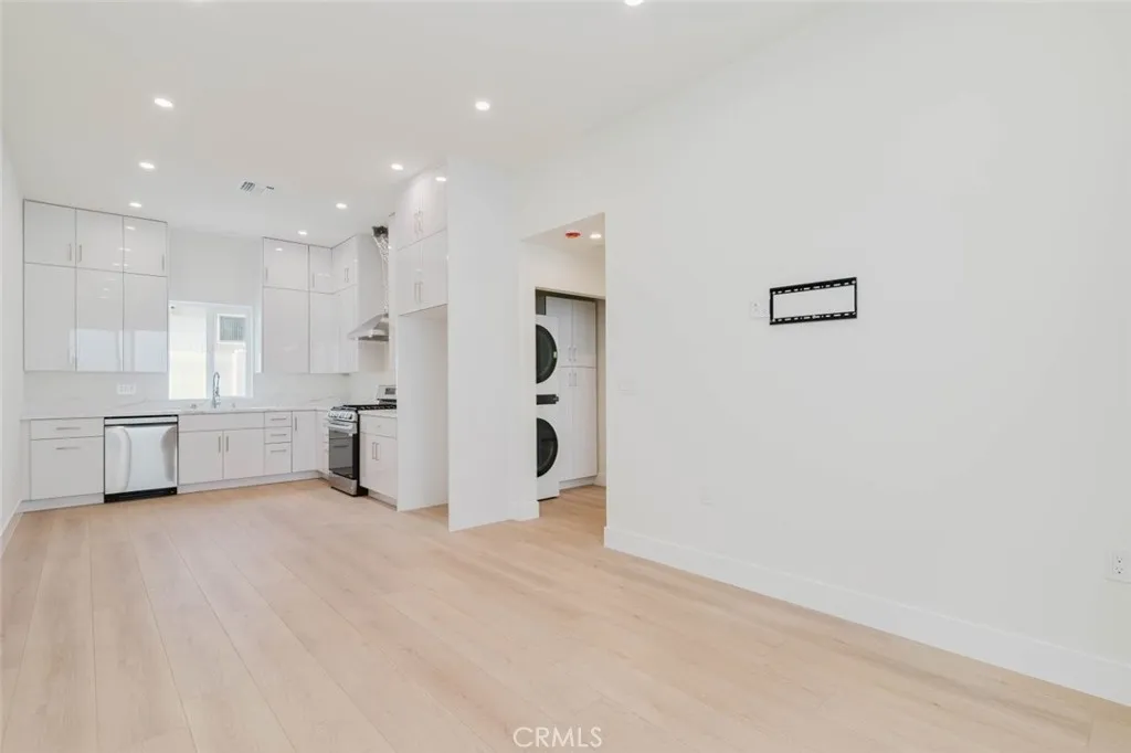 1167 Raymond Avenue D, Glendale, California 91201 — photo 4
