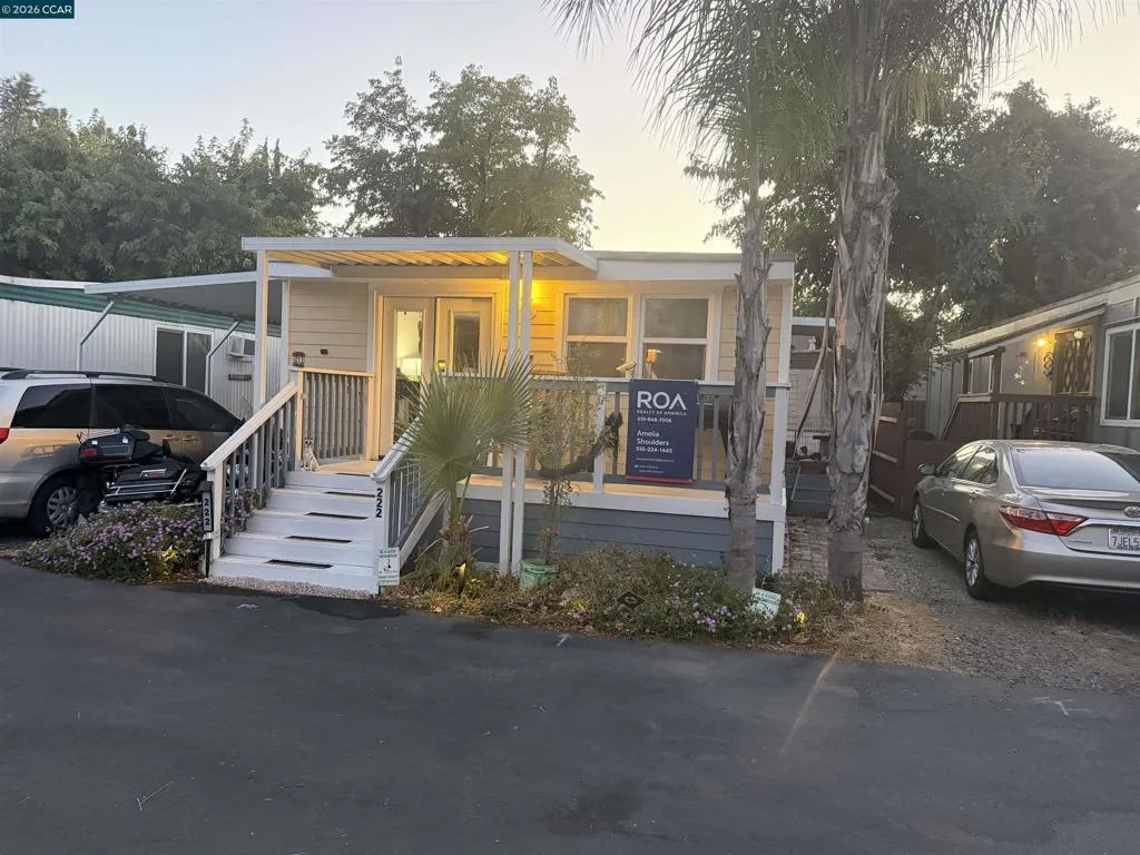703 W Oro Dam Blvd