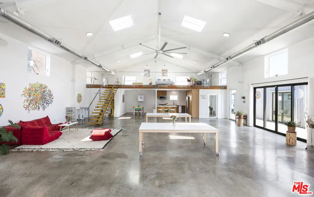 3475 Union Pacific Ave