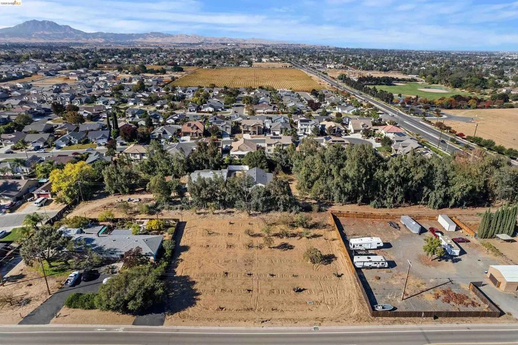 3901 B Rose, Oakley, California 94561 — photo 4