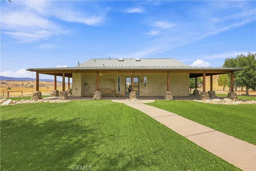 13750 Cuyama, Shandon, California 93453 — photo 4