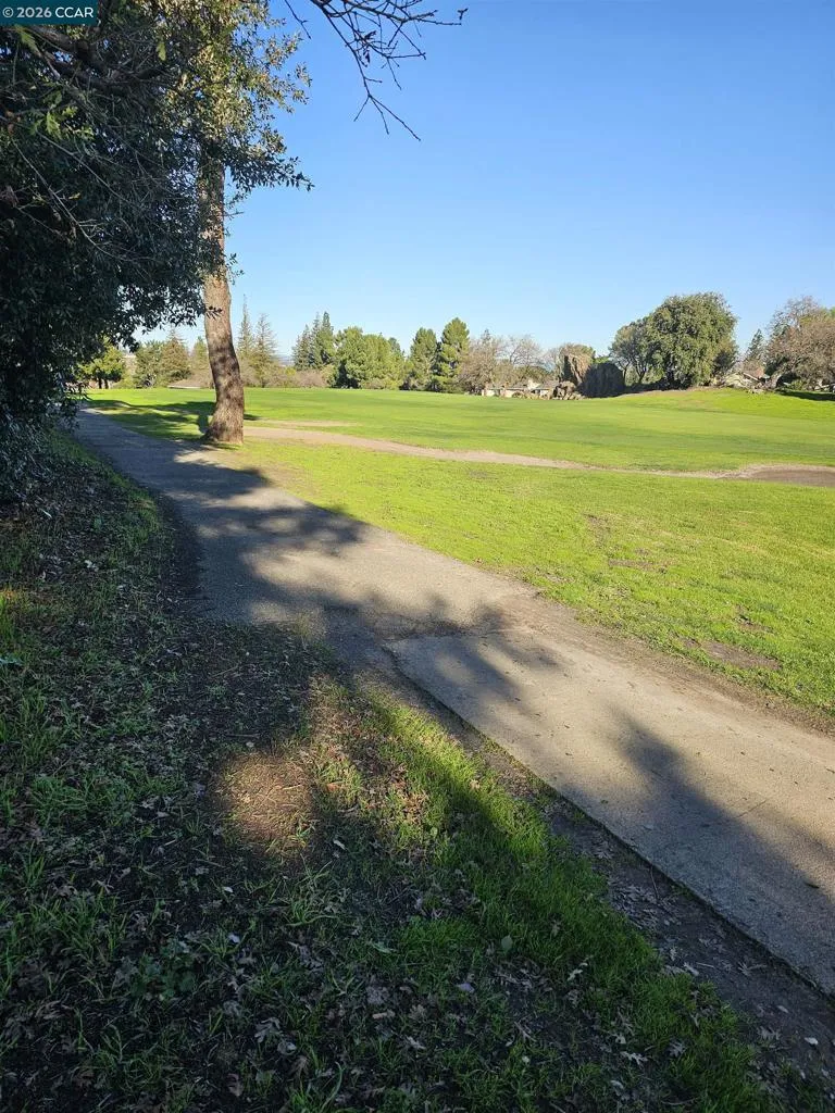 1471 Marchbanks Dr 2, Walnut Creek, California 94598 — photo 5