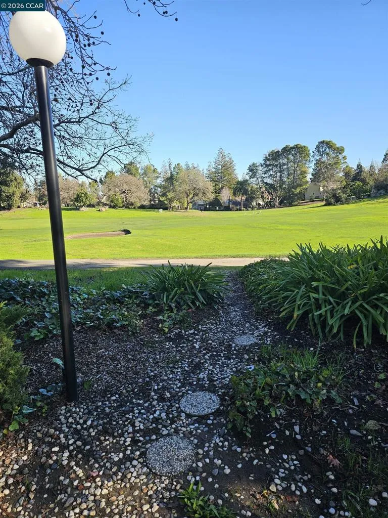 1471 Marchbanks Dr 2, Walnut Creek, California 94598 — photo 4
