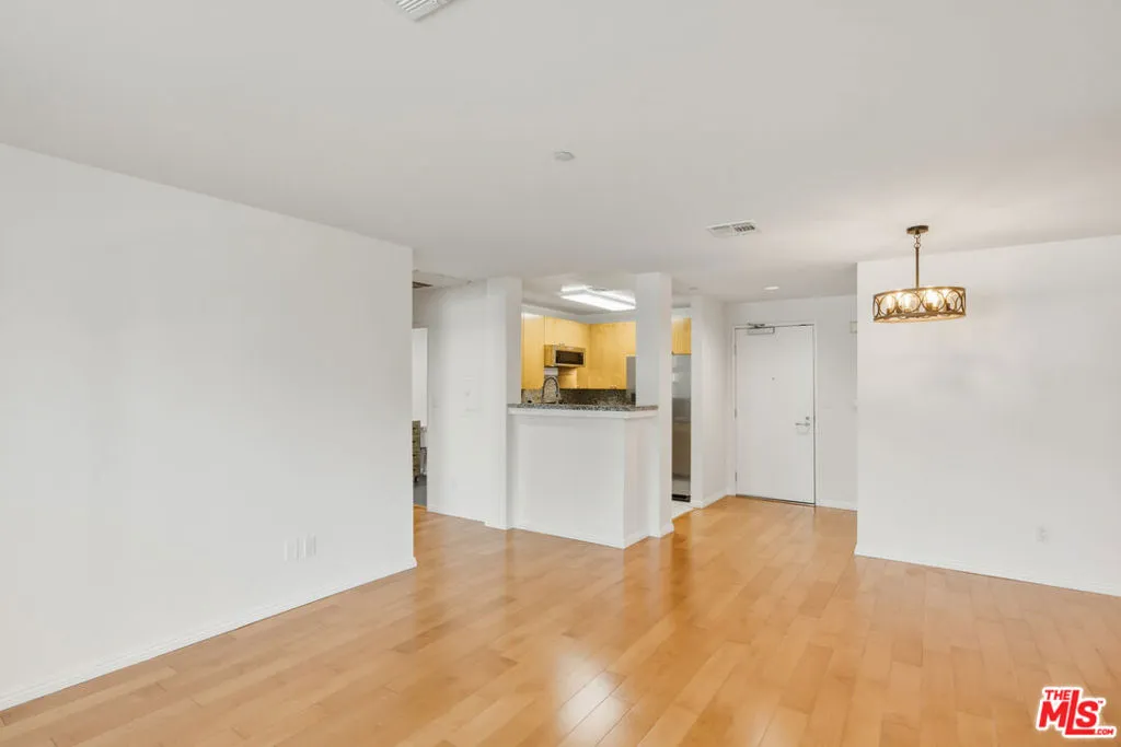 12222 Wilshire Boulevard 208, Los Angeles, California 90025 — photo 4