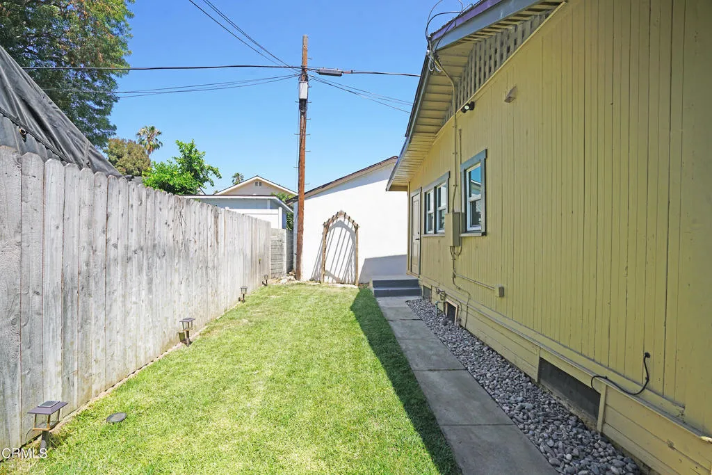 Side Yard Side Yard