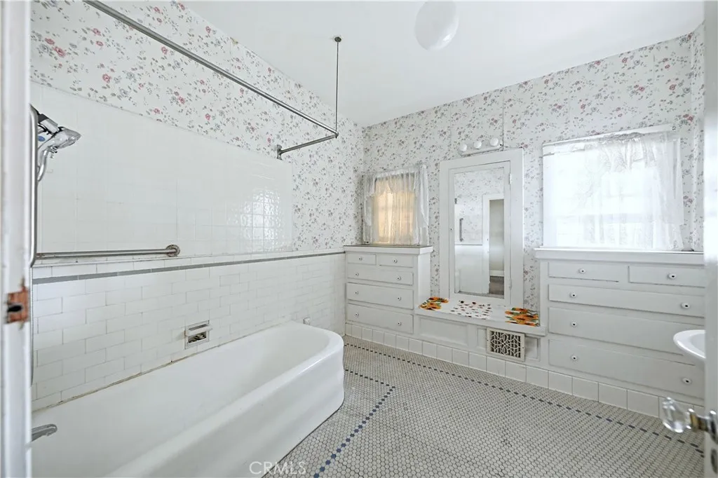 513 N Palm, Alhambra, California 91801 — photo 4