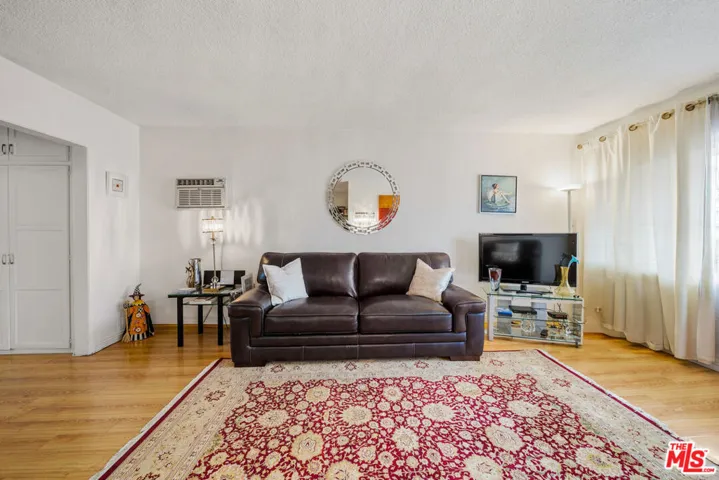 936 N Curson Avenue 8, West Hollywood, California 90046 — photo 5