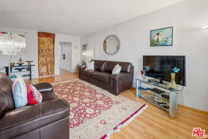 936 N Curson Avenue 8, West Hollywood, California 90046 — photo 4
