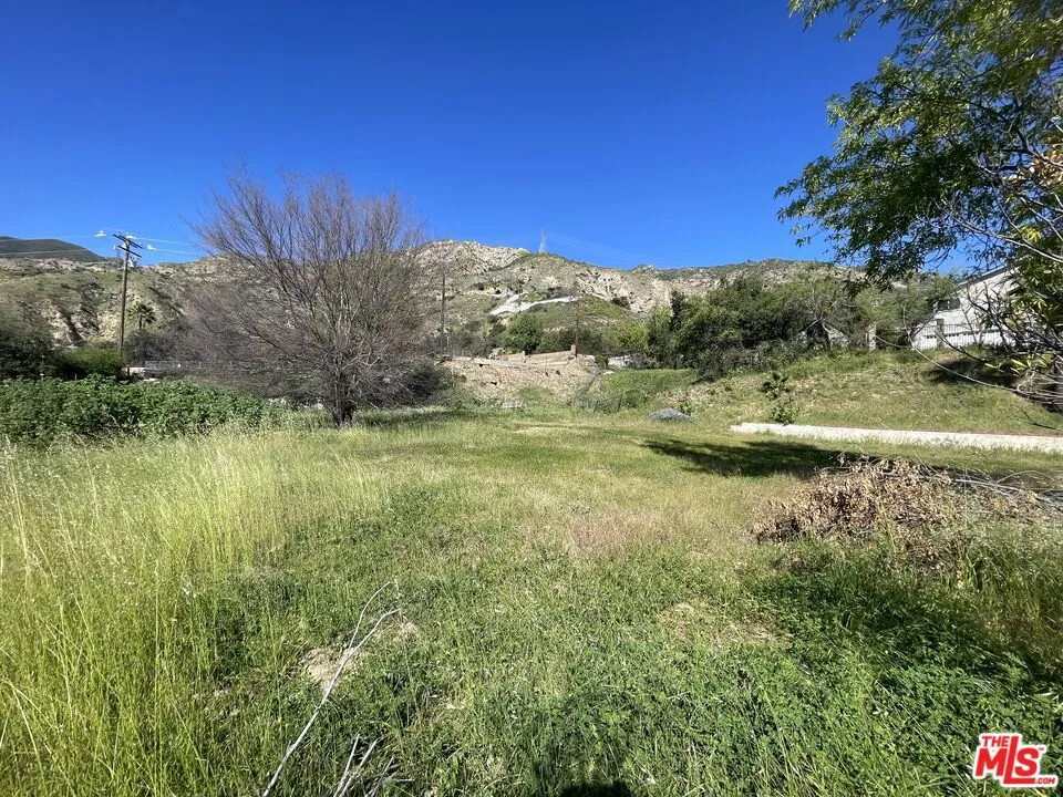 465 E Loma Alta Dr