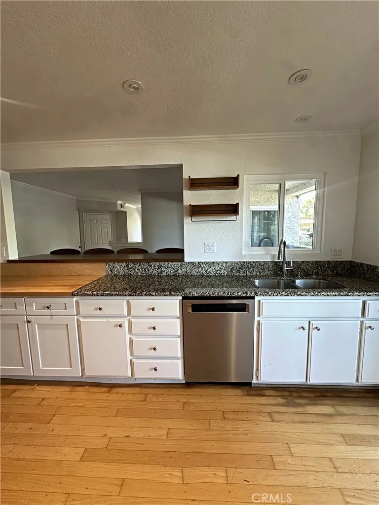 Gorgeous real wood counter top in kitchen