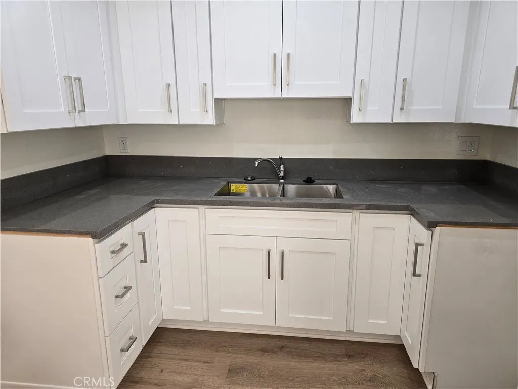 330 Cameron Place 2, Glendale, California 91207 — photo 4