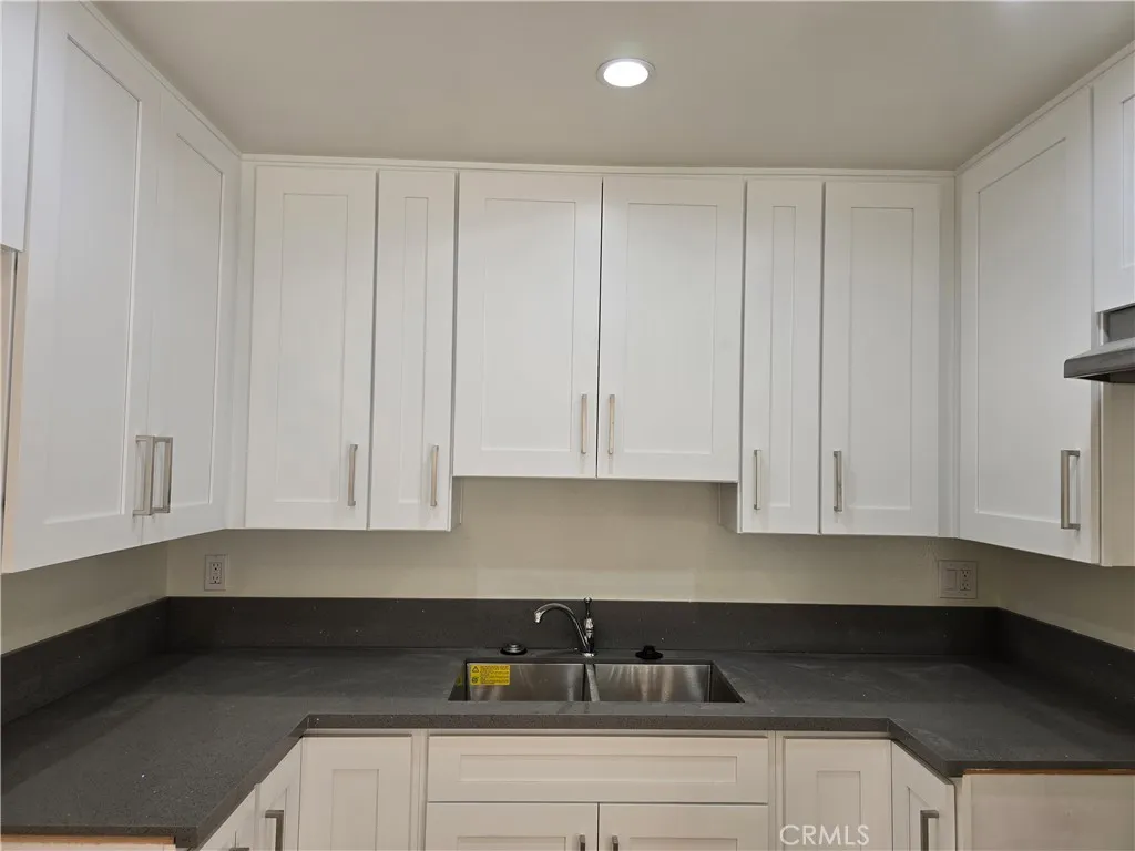 330 Cameron Place 2, Glendale, California 91207 — photo 5