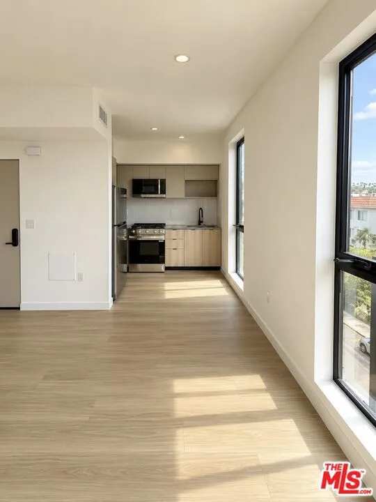 Dining Area (Photo shown is re