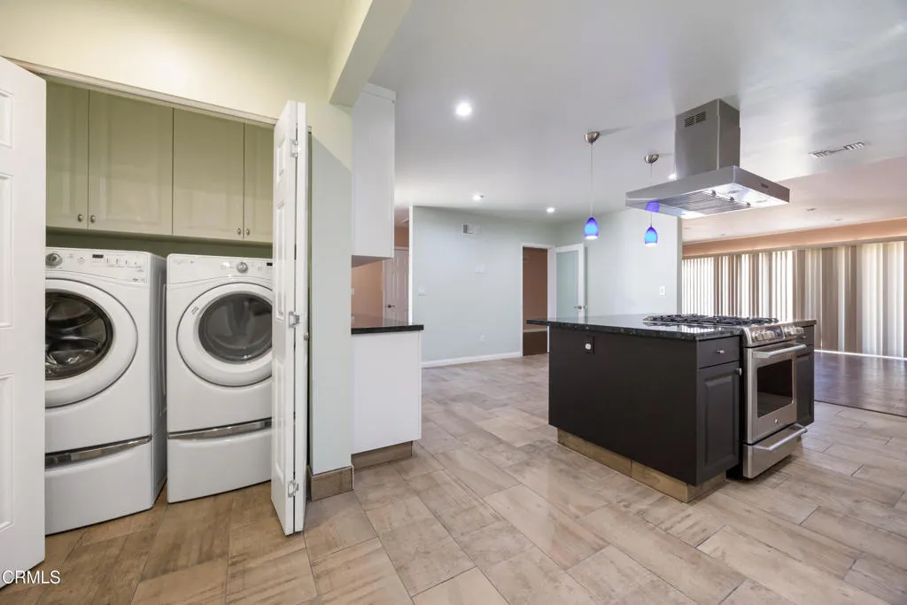6823 Northford Dr-9