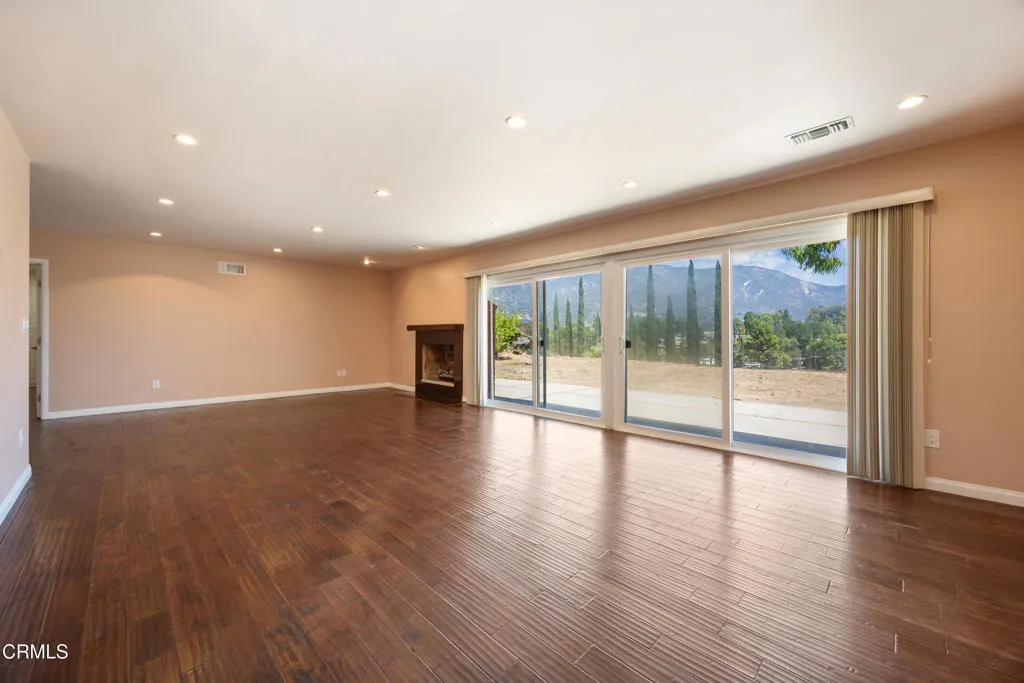 6823 Northford Dr-11