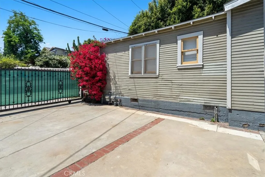 602 Douglas Street, Los Angeles, California 90026 — photo 4