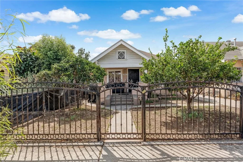 1302 E 48th, Los Angeles, California 90011 — photo 4
