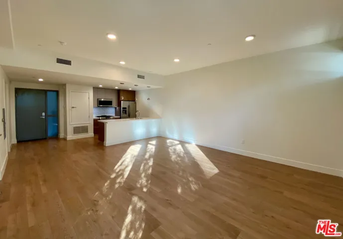 8017 W Norton Avenue 104, West Hollywood, California 90046 — photo 4