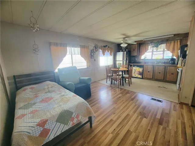 300 E Arbor 18, Long Beach, California 90805 — photo 5