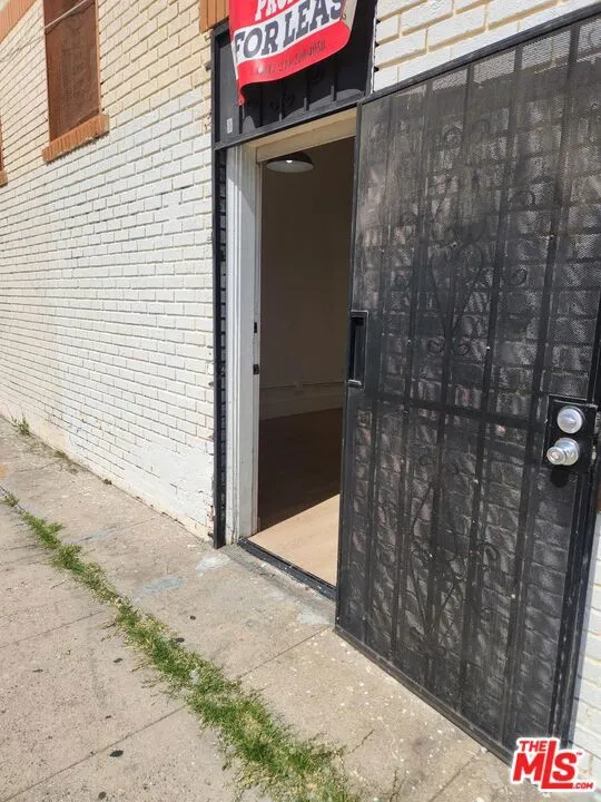 2822 W Slauson Ave