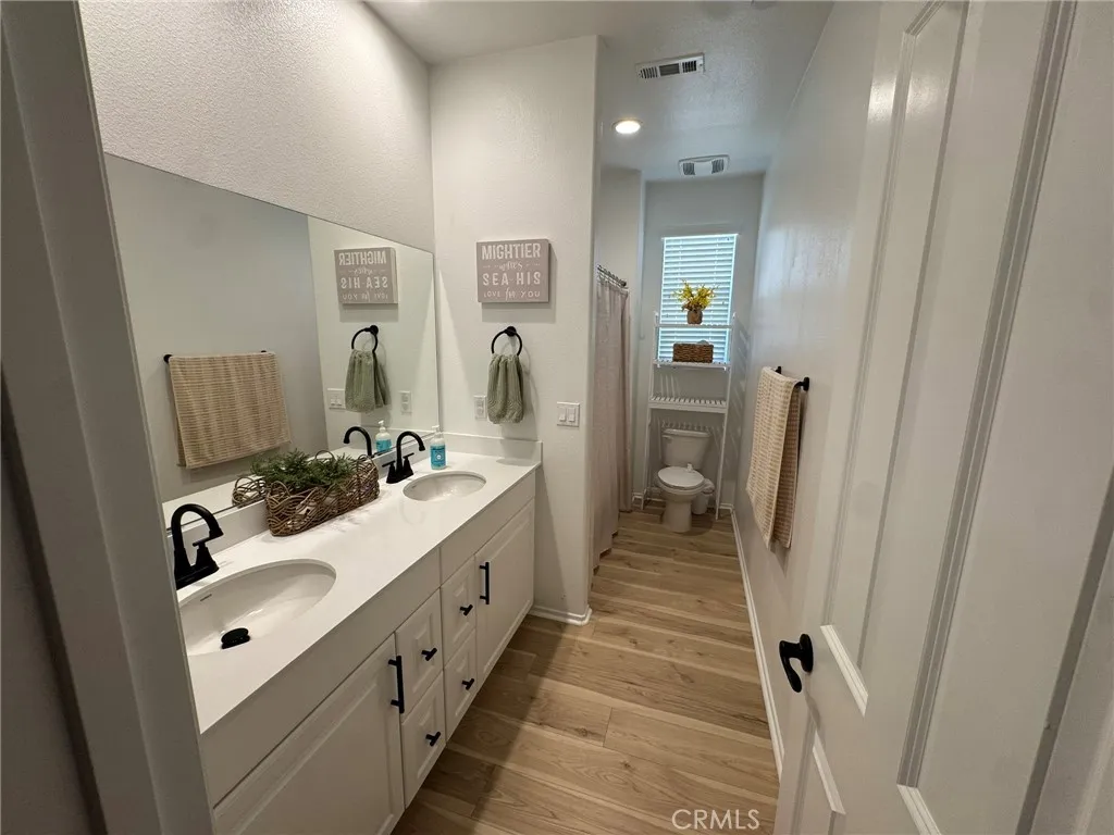 11907 Caleta, Victorville, California 92392 — photo 5