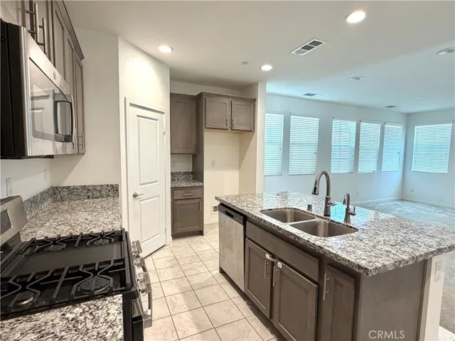 2993 E Halton Paseo, Ontario, California 91761 — photo 5