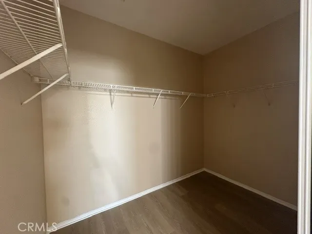 Walking-in closet