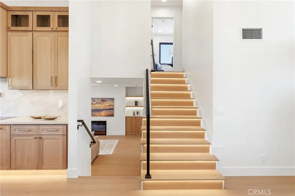 Thoughtful Split-Level Design Thoughtful Split-Level Design