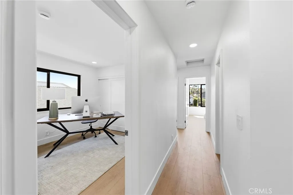Modern Bedroom Modern Bedroom