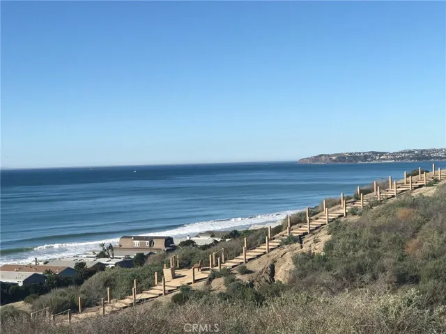Sea Summit walking trails to the beach