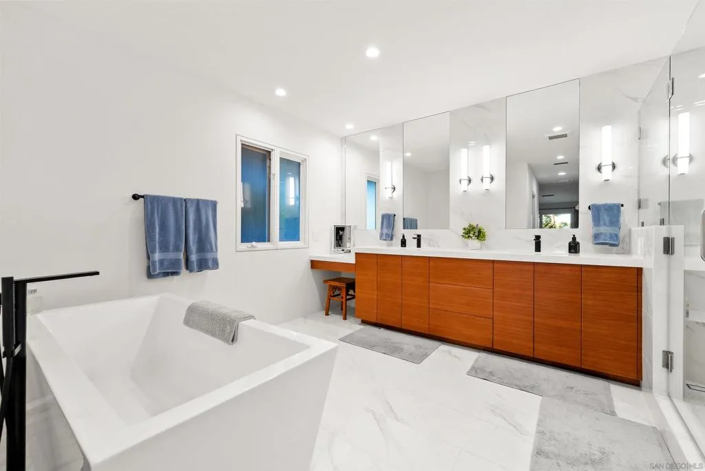 Primary Bath/Spa