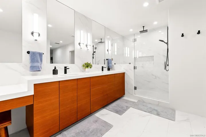 Primary Bath/Spa
