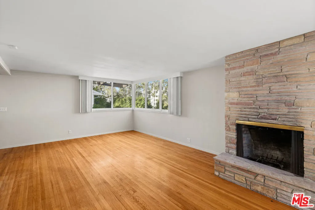 1621 Manning Avenue, Los Angeles, California 90024 — photo 4