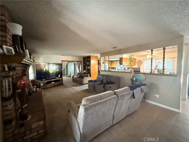 8283 Langdon, Hesperia, California 92345 — photo 4