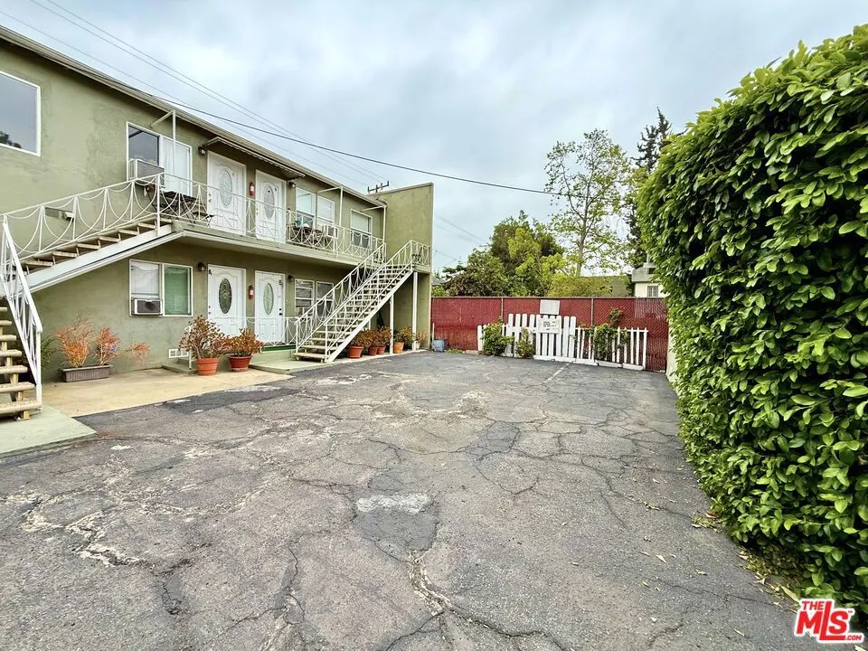 Outside of Property with Parki Outside of Property with Parki