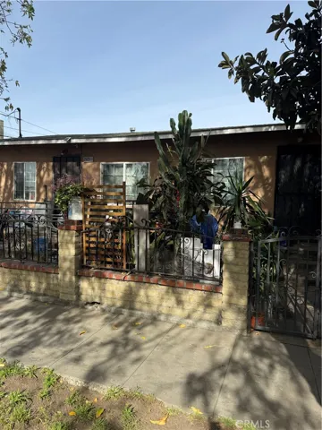 1515 E Young, Wilmington, California 90744 — photo 5