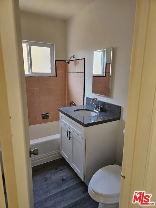 914 S Gramercy Drive D, Los Angeles, California 90019 — photo 5