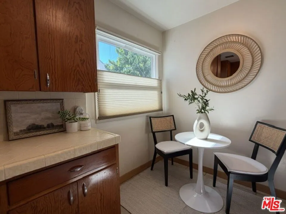 12207 Palms Boulevard, Los Angeles, California 90066 — photo 5