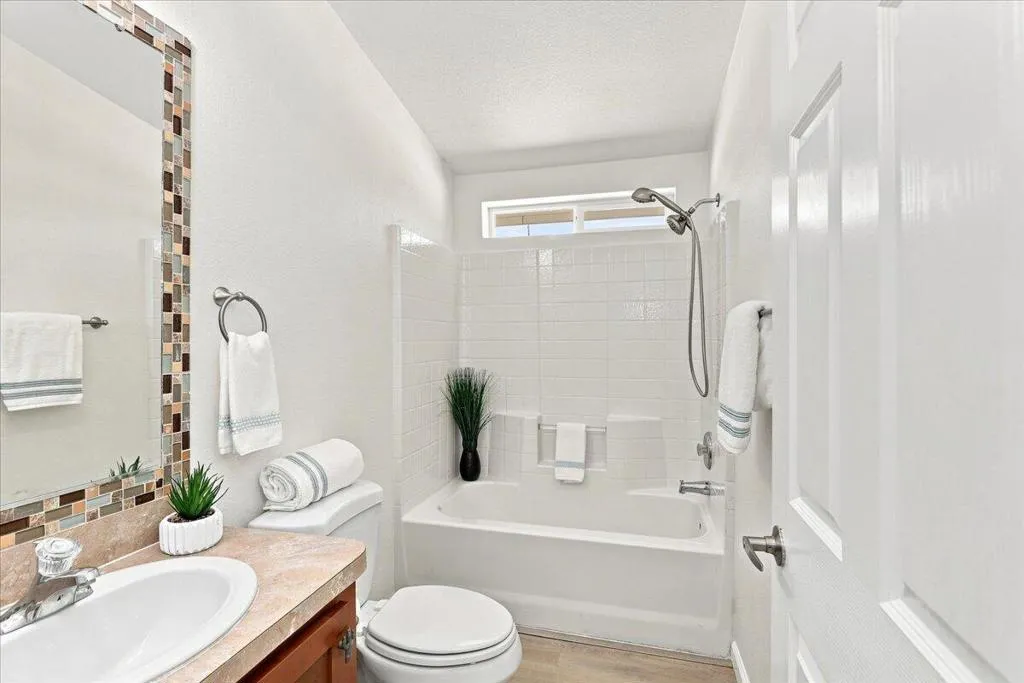 Guest Bathroom Guest Bathroom