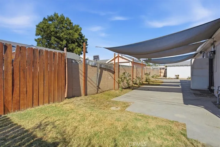 8803 Burton, Bellflower, California 90706 — photo 4