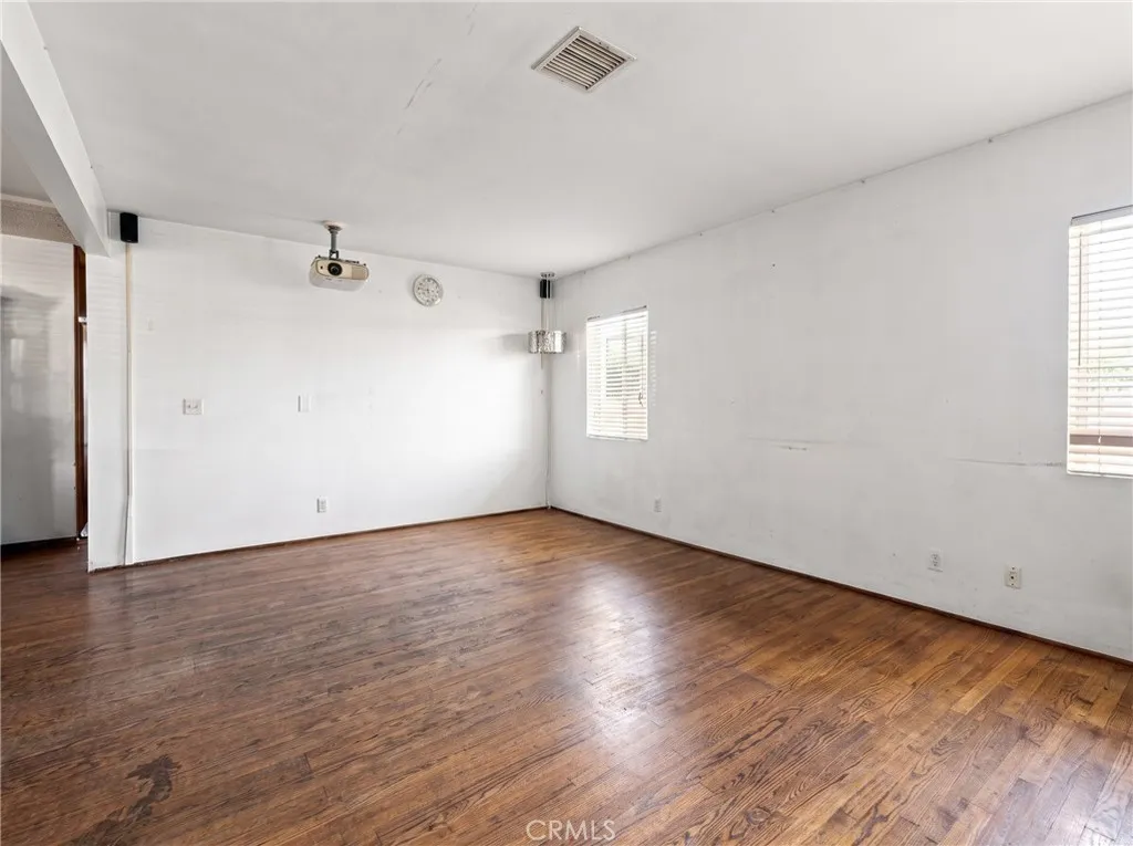 living room boast hardwood floors living room boast hardwood floors