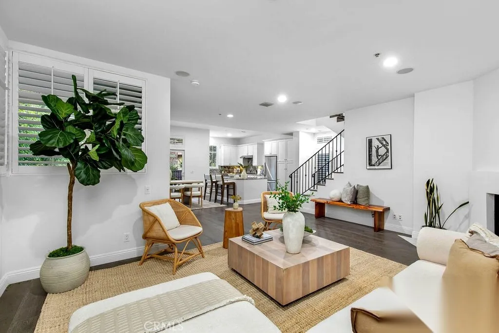 10523 Selkirk Lane, Los Angeles, California 90077 — photo 5