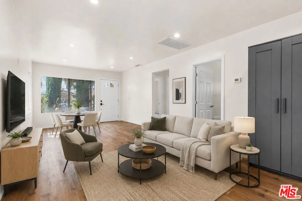 1351 W 70th Street, Los Angeles, California 90044 — photo 4