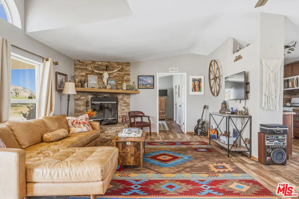 55616 Pipes Canyon Road, Yucca Valley, California 92284 — photo 5