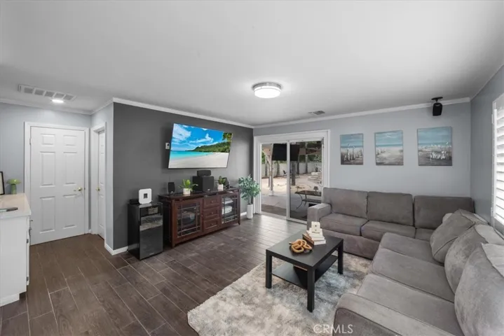 23549 Cherry, Newhall, California 91321 — photo 5