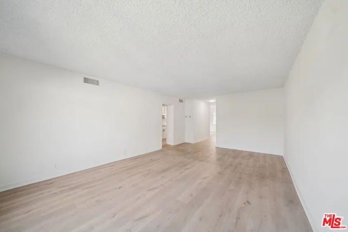 250 N Almont Drive 6, Beverly Hills, California 90211 — photo 4
