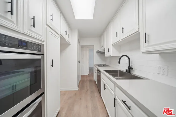 250 N Almont Drive 6, Beverly Hills, California 90211 — photo 5