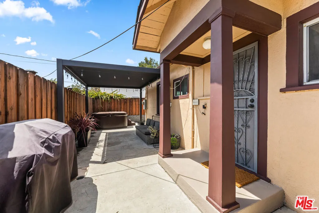 Side entry Patio Side entry Patio